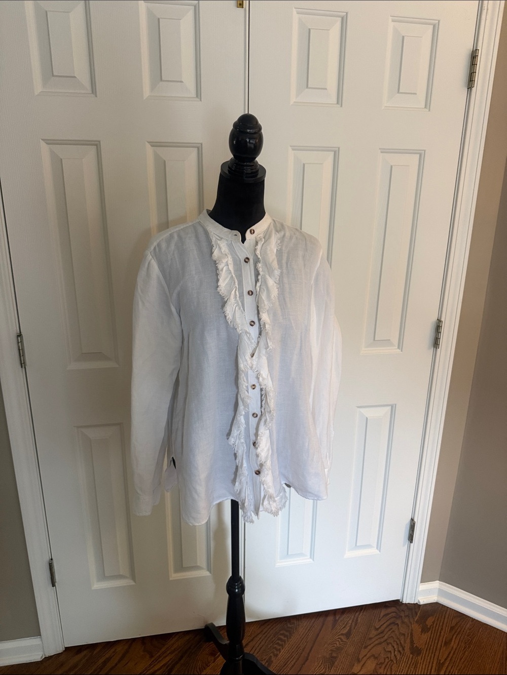 Pilcro White Linen Top with ruffle trim - Picture 1 of 11